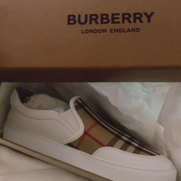 Burberry sneakers - Picture 1 of 1